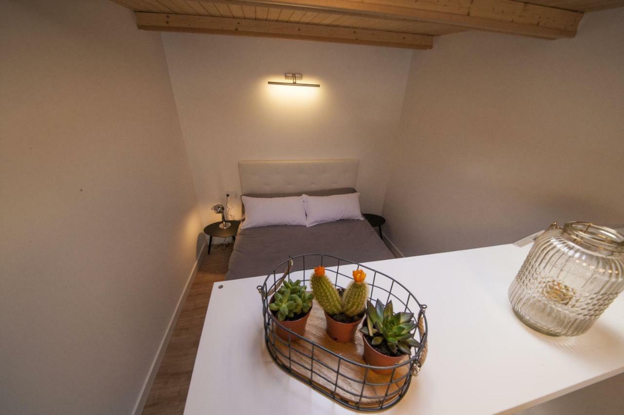 Atico Patio De La Plata Apartment Toledo Exterior photo